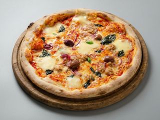 Pizza De Atún 