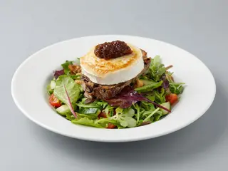 Ensalada De Cecina Y Queso De Cabra