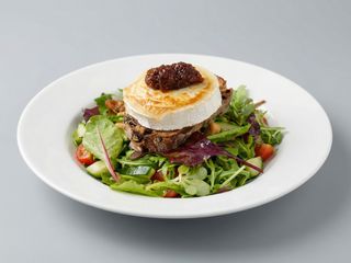 Ensalada De Cecina Y Queso De Cabra