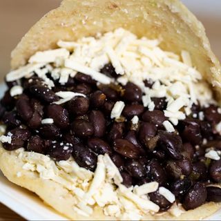 AREPA DOMINÓ