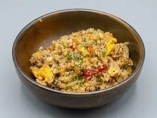 Yakimeshi de verduras