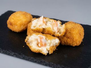 CROQUETAS DE MARISCO CASERAS 4 UNIDADES