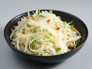 Papaya salad/ Ensalada De papaya tradicional