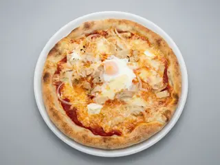 Pizza Al Pollo Y Queso Finas Hierbas
