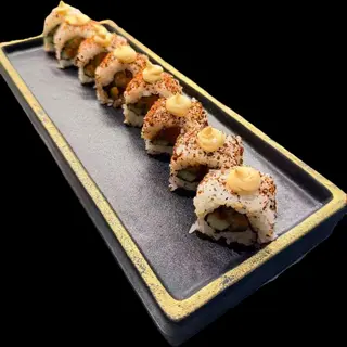 109. Uramaki salmon picante.