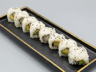 21. Uramaki California (8 Uds.)