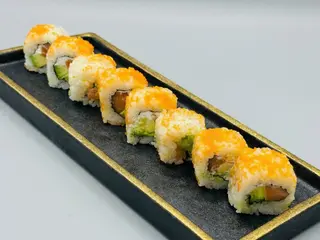 24. Uramaki California Sakura (8 Uds.)