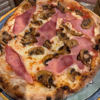 Pizza Prosciutto e funghi