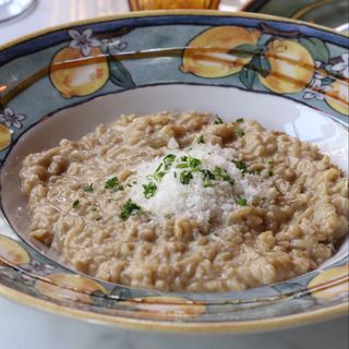 Raviolis de carn guisada amb salsa amatriciana