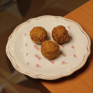 Croqueta de pollastre guisat