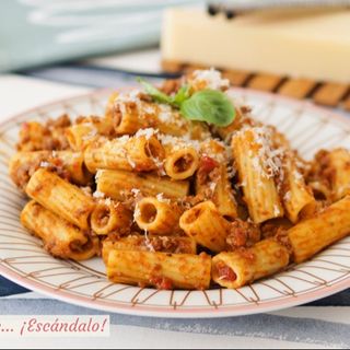 Rigatoni di trufa e salchicha
