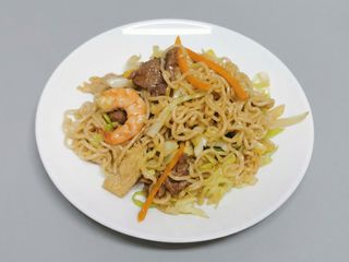 Yakisoba Soba Con Tres Delicias