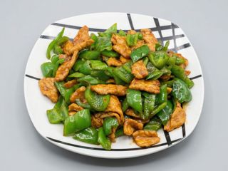 Kafán de ternera con pimiento verde