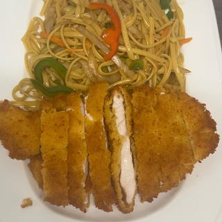 Tallarines con pechuga de pollo