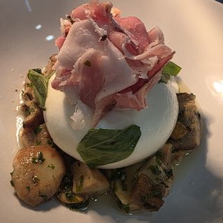 Burrata boletus y Speck