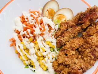 Ensalada con Pollo crujiente