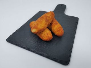 Croquetas de queso de cabra y cebolla caramelizada