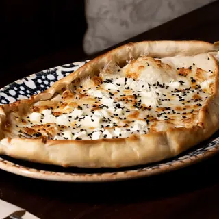 Manakeesh De Queso