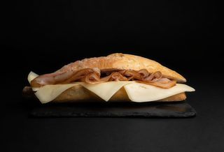 Bocadillo De Bacon Y Queso