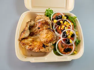 Pechuga a la plancha con ensalada