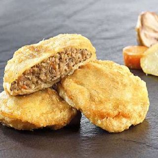 Patates d'olot farcides de rostit