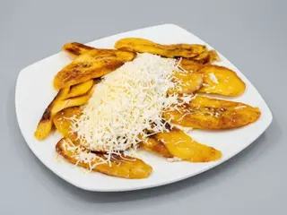 RACION DE TAJADAS CON QUESO BLANCO