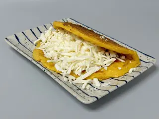 Cachapa Con Queso Rayado