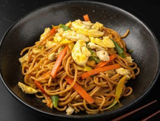 Yakisoba De Verduras Y Huevo