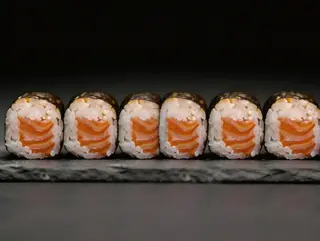 Maki De Salmón (8U)
