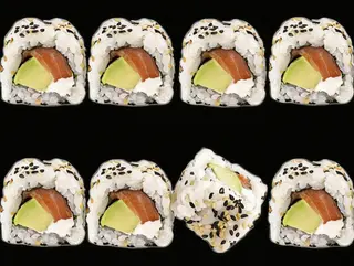 California De Salmón Con Aguacate Y Queso (8U)
