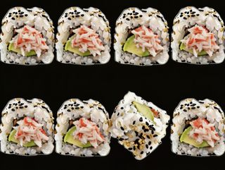 California De Surimi Con Aguacate Y Mayonesa (8U)