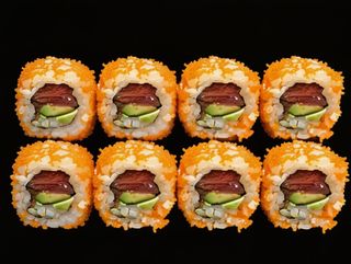 California De Atún Con Aguacate Y Masago (8U)