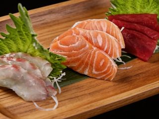 Sashimi Mix Salmón Atún Y Dorada (6 Uds,)
