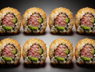Califonia de tempura  surimi pepino aguacate y salsa teriyaki