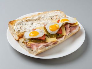 Bocadillo Capotazo