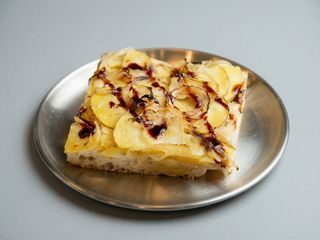 Focaccia de calcots ahumados