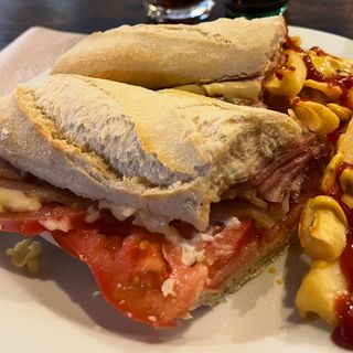 Baguette Tortilla De Patatas Con Pimientos