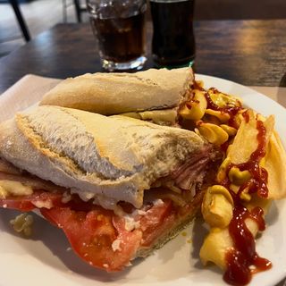 Baguette Bacon Queso, Tomate Y Mahonesa