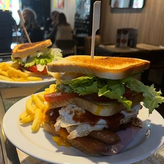 Sándwich Tres Pisos Gran Vía