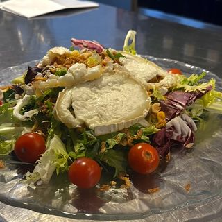 Ensalada De Queso De Cabra