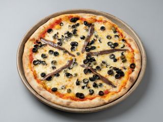 Pizza Con Pescado Romana (33 Cm.)