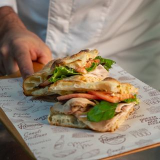 Focaccia Porchetinna. (Plato del mes de enero)