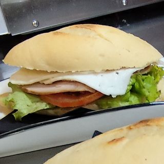 Bocadillo Queso blanco tomate