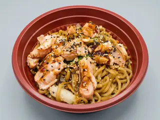 Yakisoba de salmó