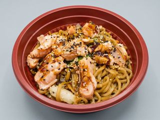 Yakisoba de salmó