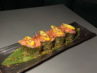 Gunkans de atún picante 4 uds.