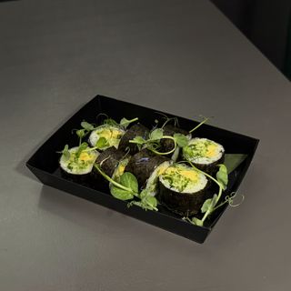 Maki aguacate y pepino