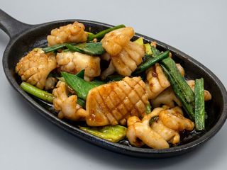 Chop Suey De Sepia A La Plancha