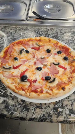 Pizza Romana (30 cm.)