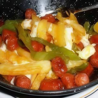 Huevos Fritos con Chistorra y Patatas Fritas Caseras